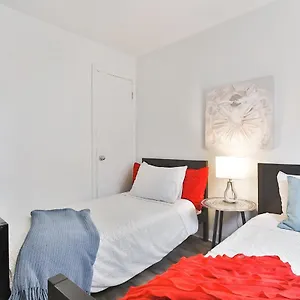 Apartment Free Parking - 2 Bedrooms - Full - In Beautiful Lachine - Near Water - 15 Minute Drive To Downtown, Montréal